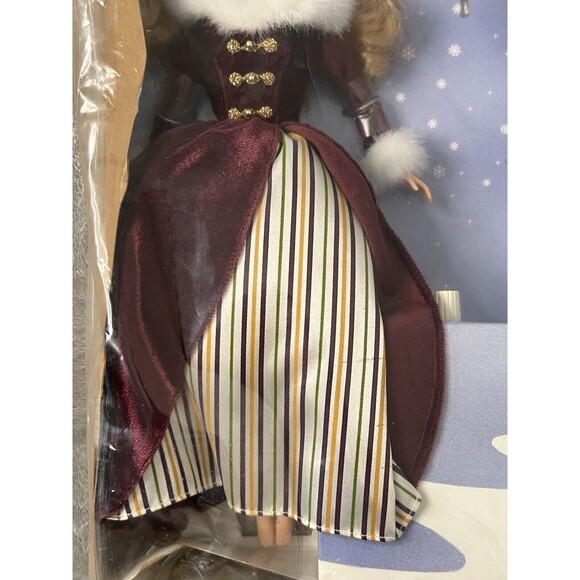 Barbie Victorian Ice Skater Barbie Special Edition 2000 Mattel #27431 - Picture 5 of 11